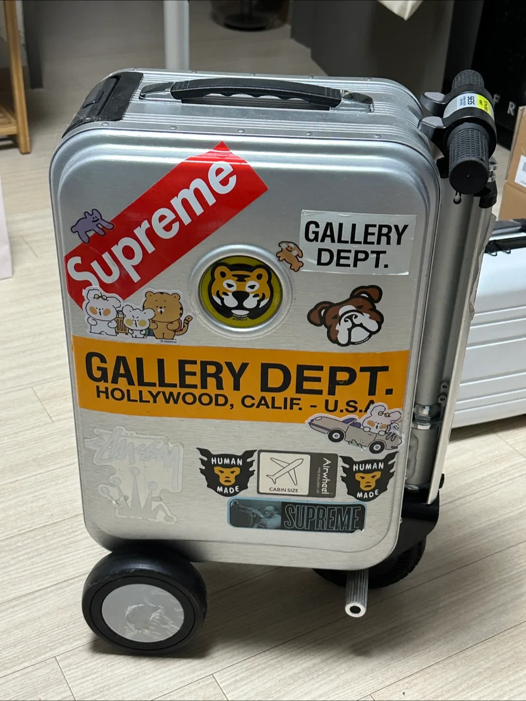 에어휠 전동 캐리어 (스티커 부착)