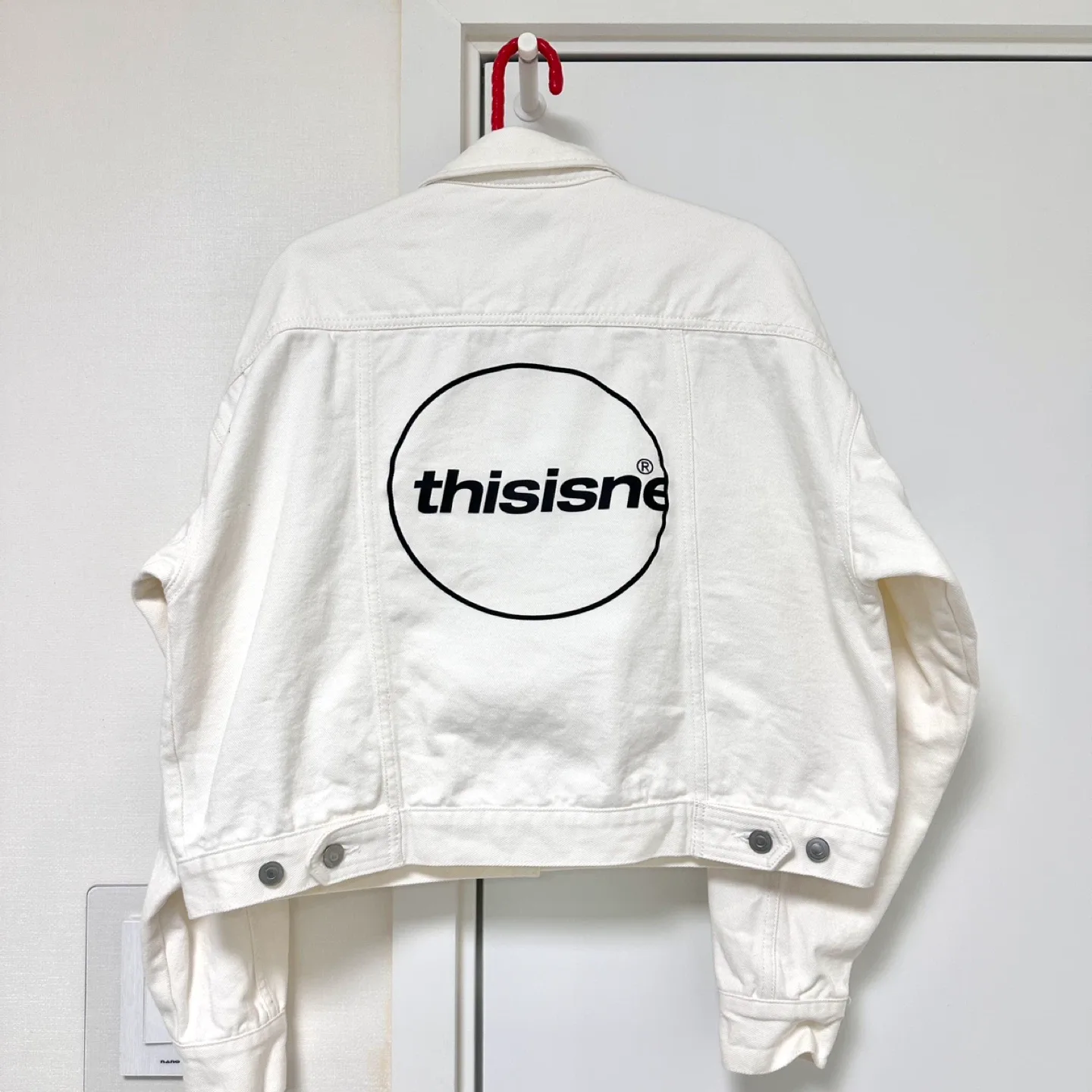 디스이즈네버댓 데님 트러거 크롭 자켓 크림