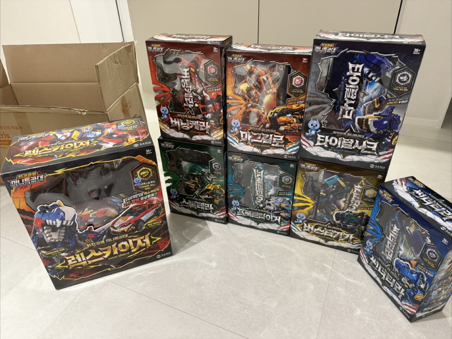 렉스카이저 D9 풀셋 신품급 팝니다. 미니특공대 최강공룡