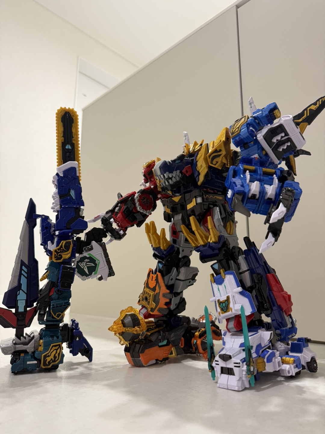 렉스카이저 D9 풀셋 신품급 팝니다. 미니특공대 최강공룡