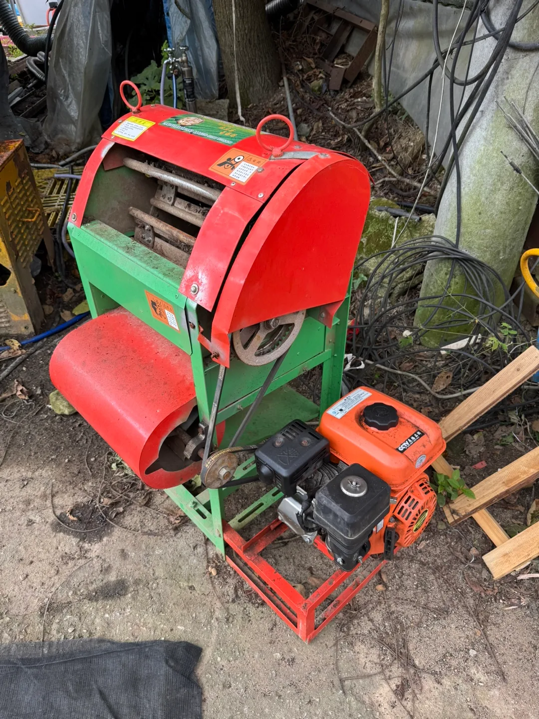 땅콩 탈곡기 밭에서 뽑은땅콩 바로 터는기계 9.5마력 엔진