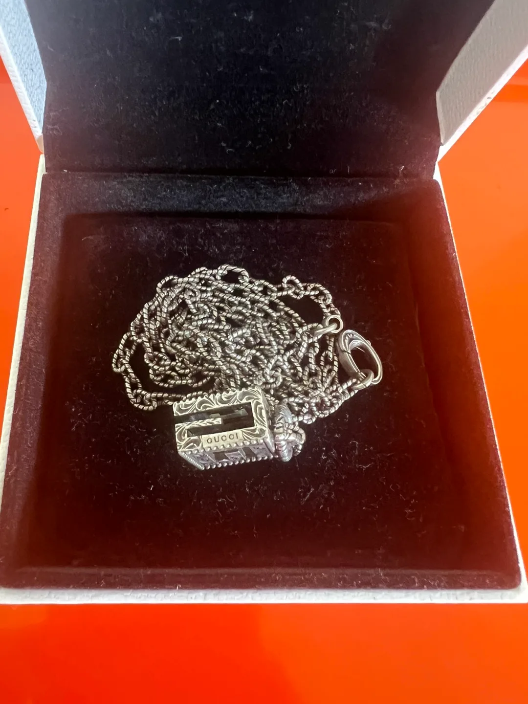 구찌 G 로고 목걸이