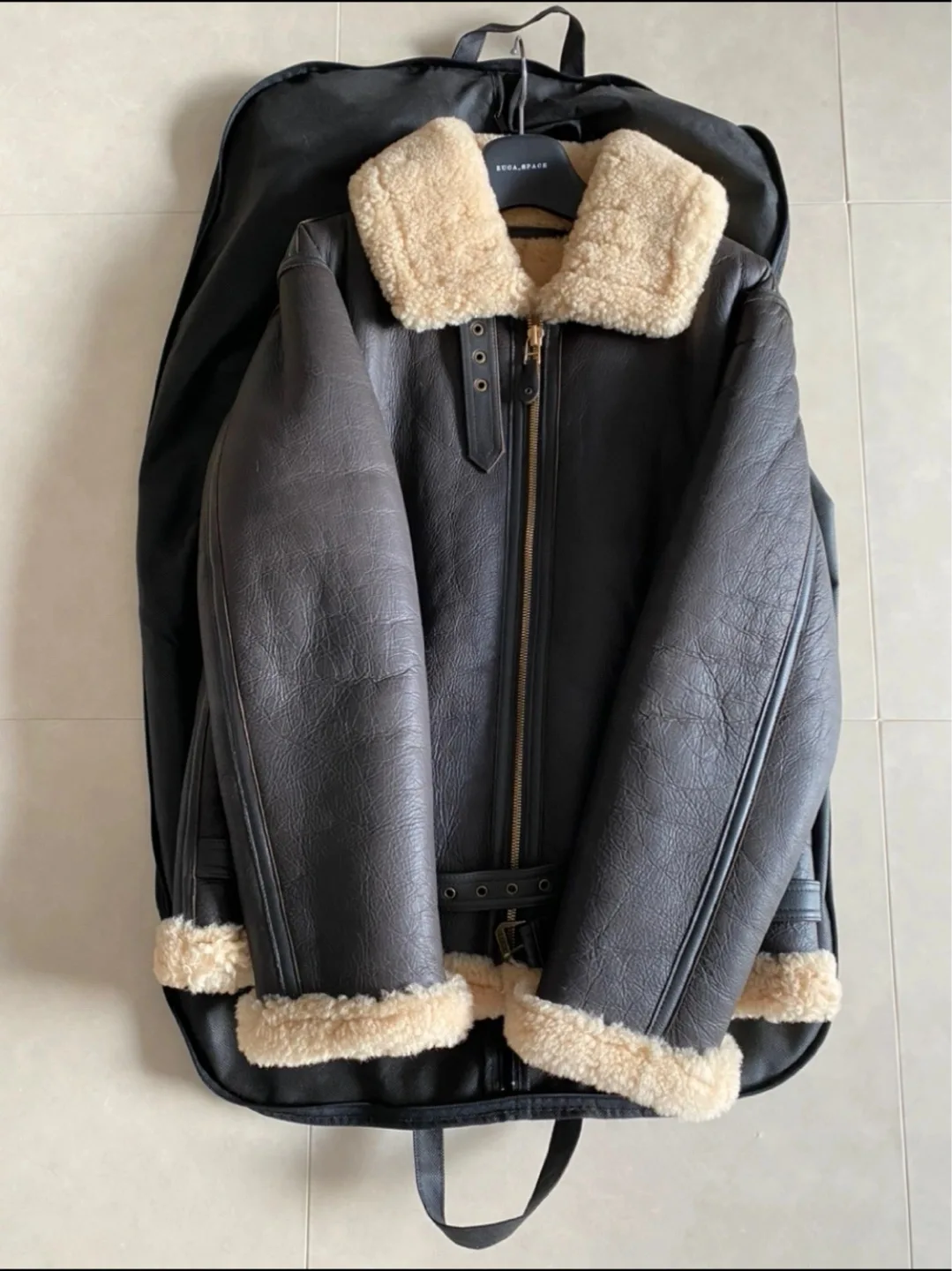 주카스페이스 한정판매 무스탕