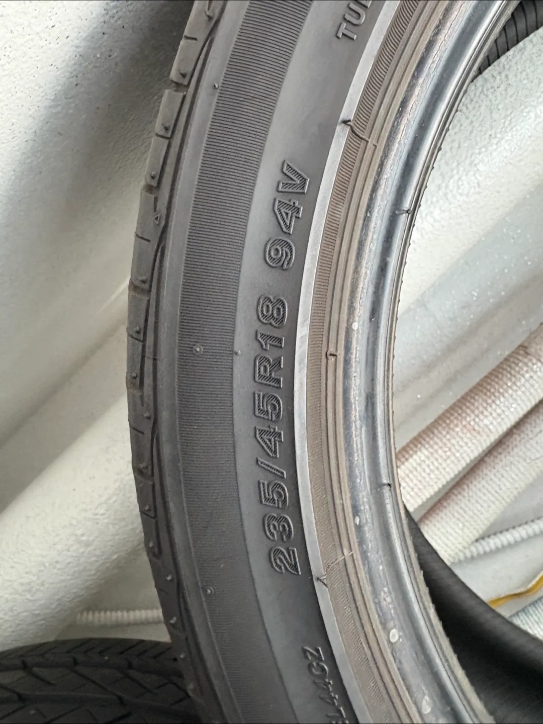TURANZA EL440 중고 타이어 235/45R18