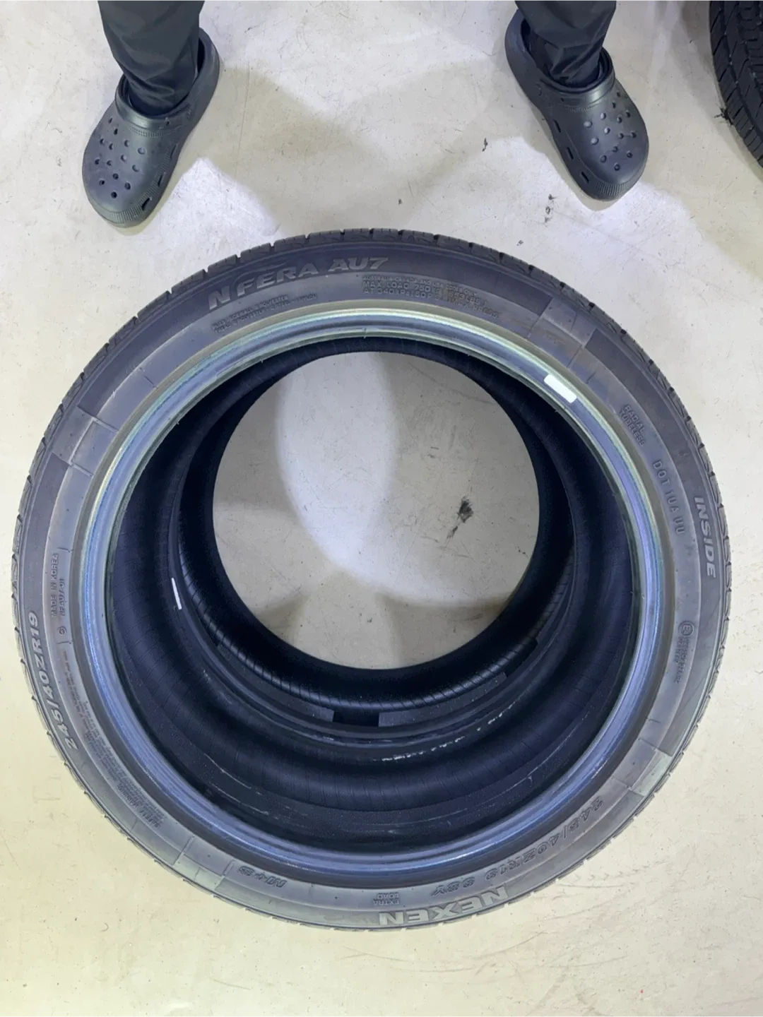 245 40 19 중고타이어 1개