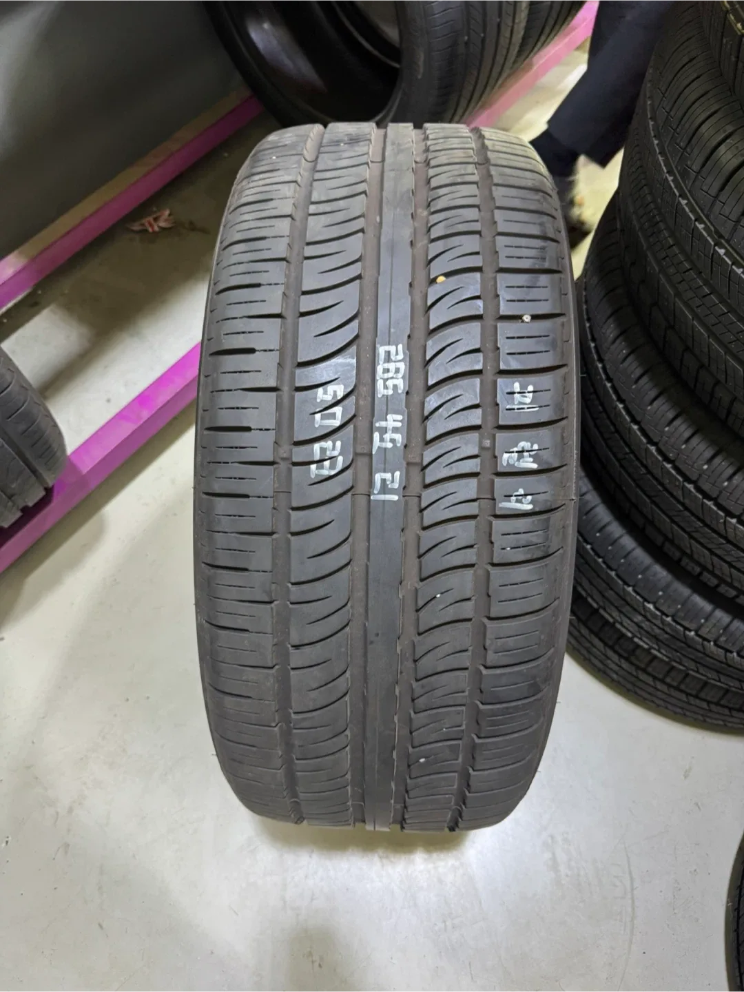 벤츠 G63AMG 중고타이어 1본