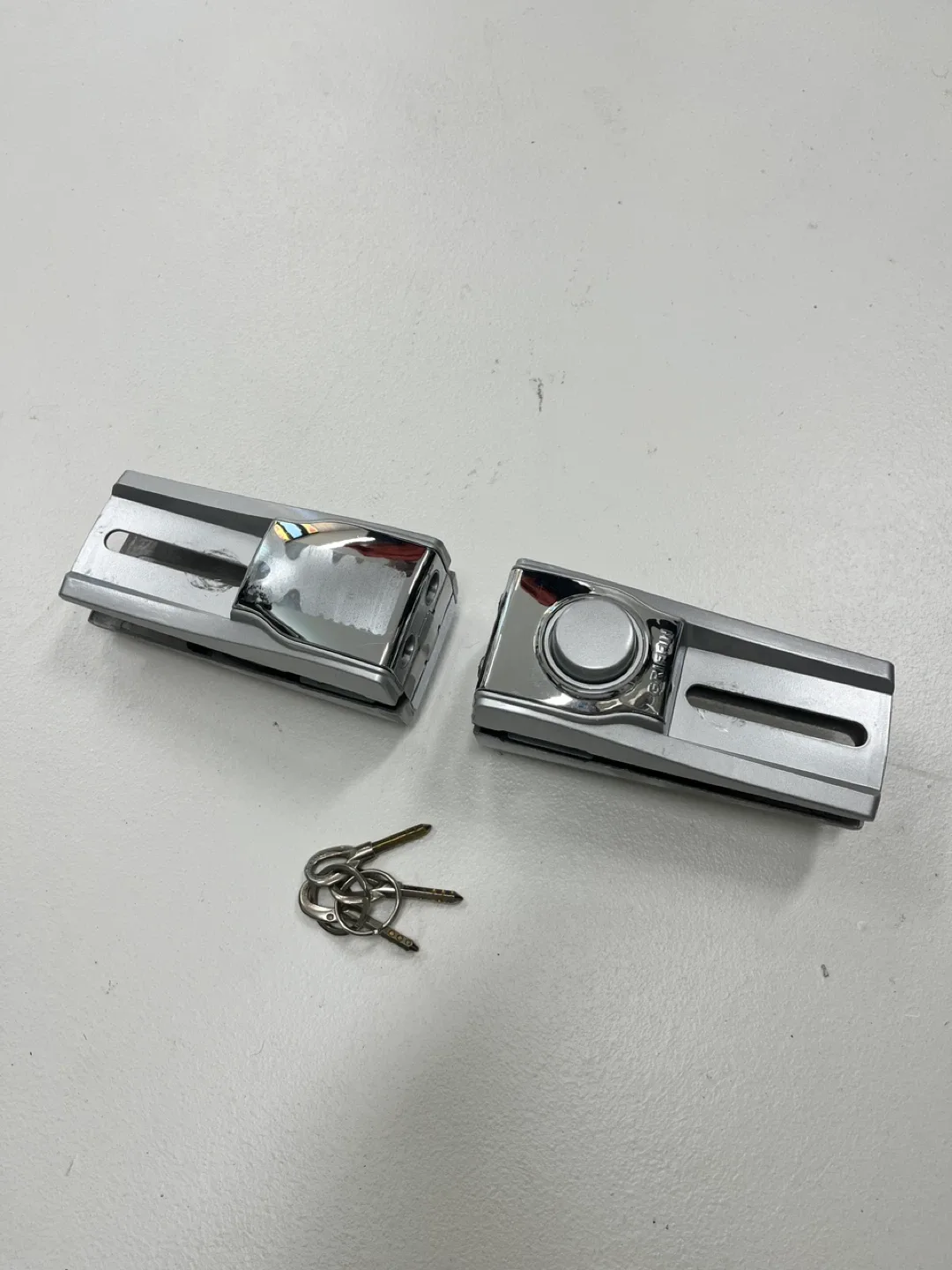 유리 양문용(손보호고무있는) 중고 키 자물쇠