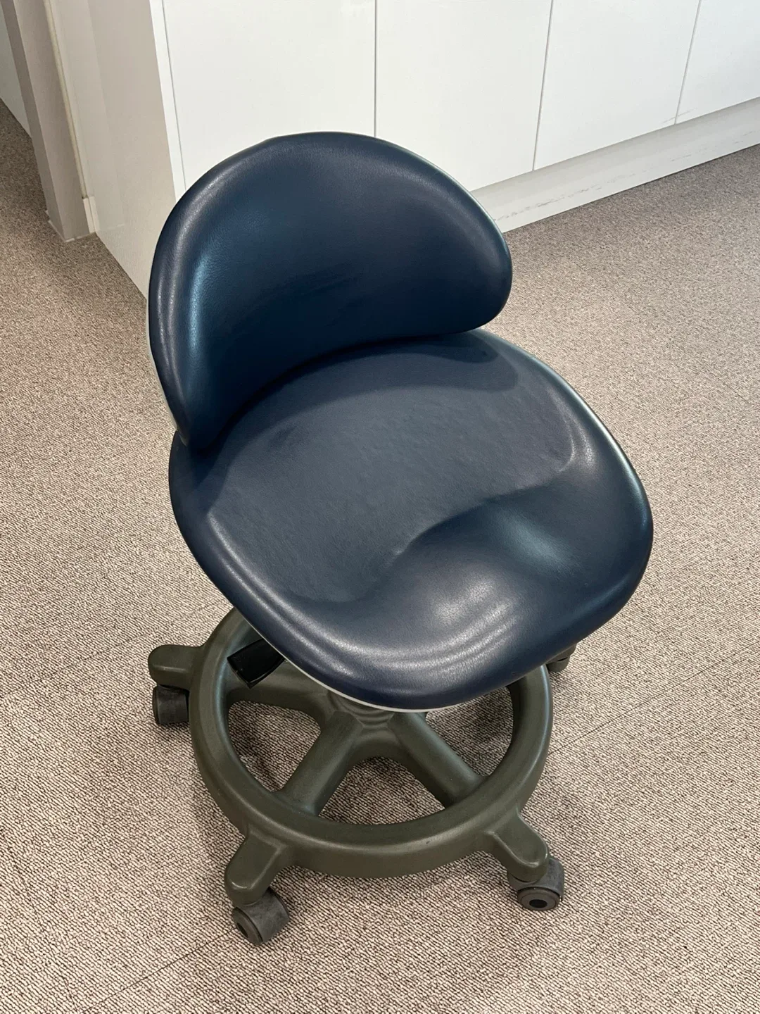 진료용 중고 스툴(2개) 판매합니다