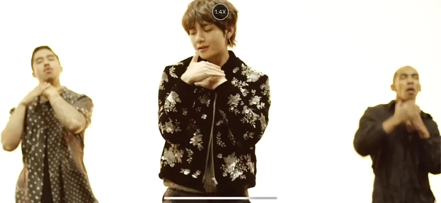 (BTS v 착장)생로랑 바시티 블랙 자수 자켓