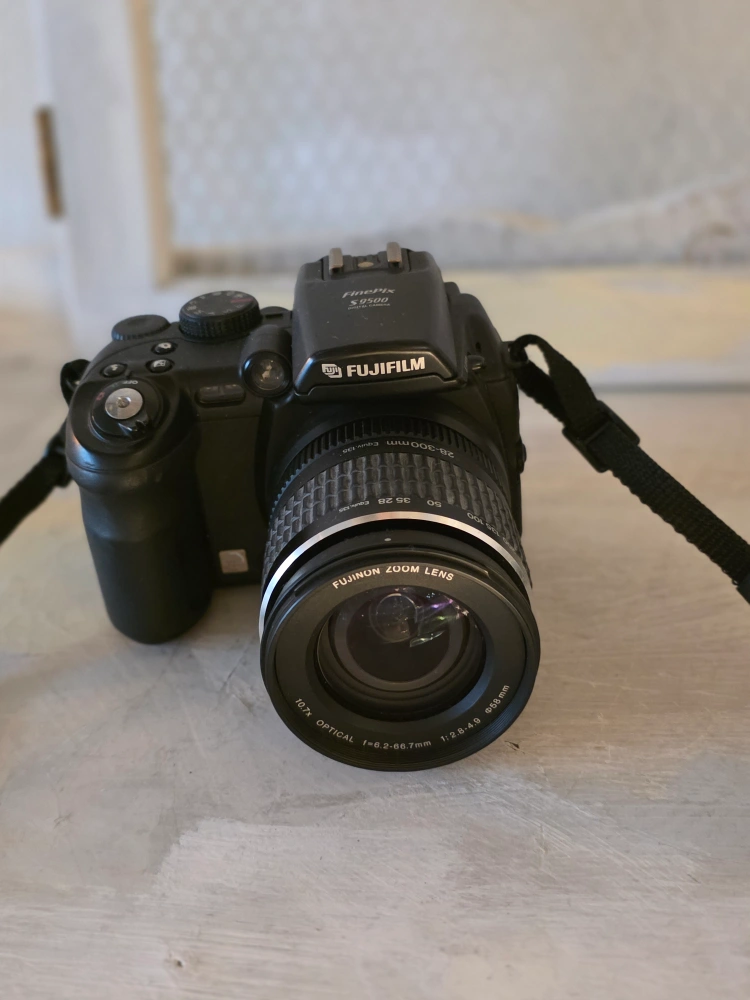후지필름 FinePix S9500 카메라