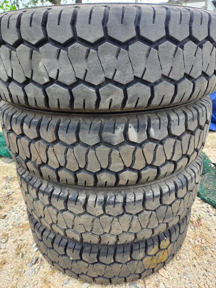 중고 타이어 4개