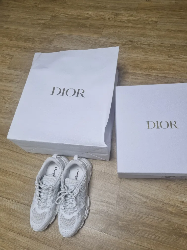 디올 크로노 스니커즈 37사이즈/현재매장가170(가방이든 신발이든 돈더낼게요 교환하실분)