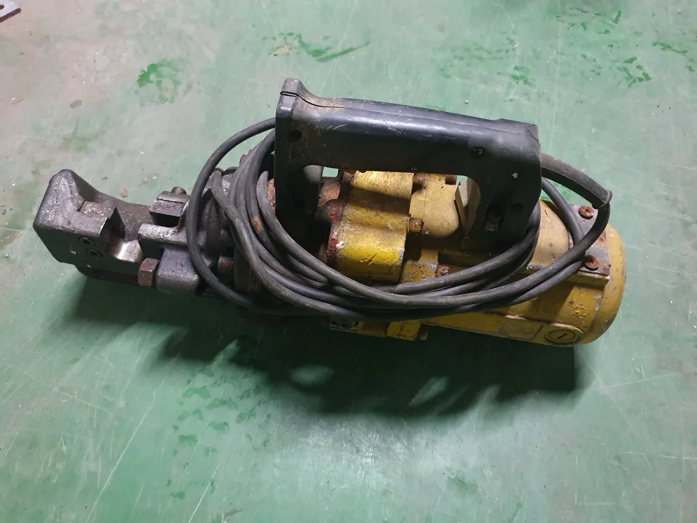 중고 철근 절단기