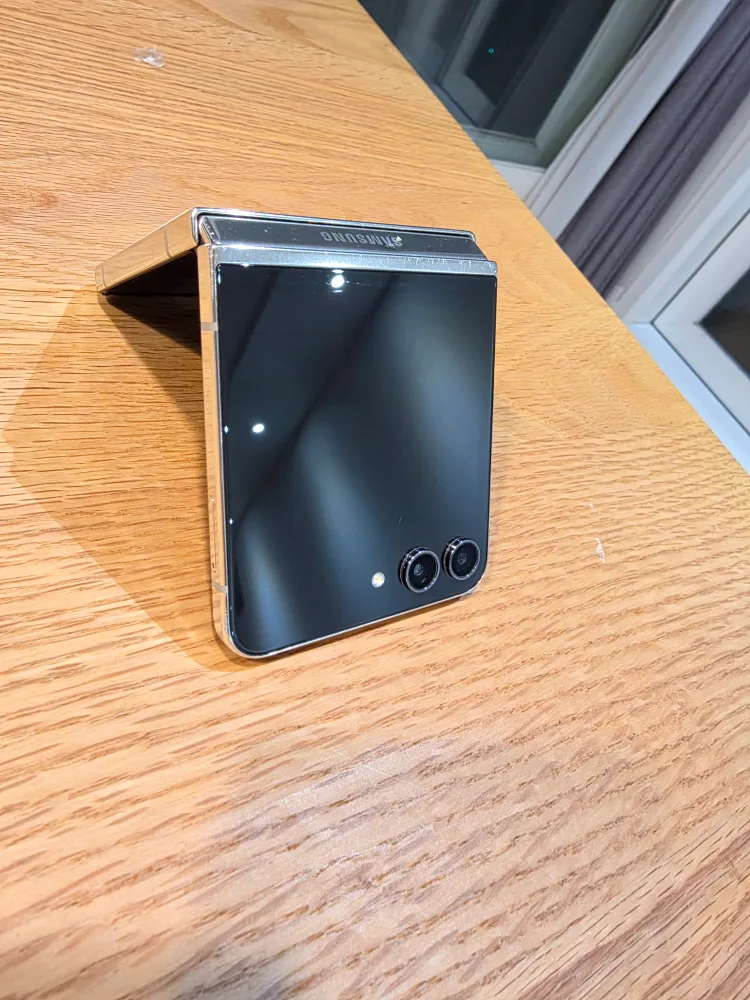 갤럭시 Z Flip 5 512기가 크림색