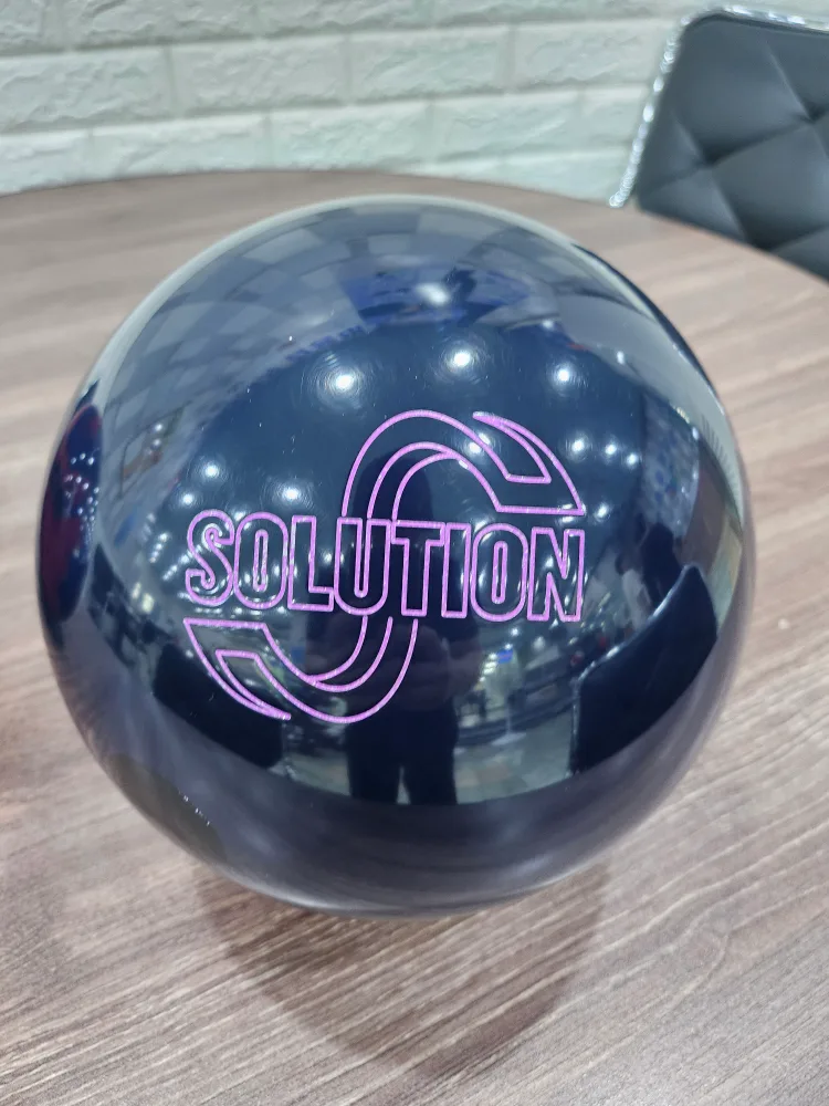 스톰 솔루션 15p 중고볼링공 팝니다