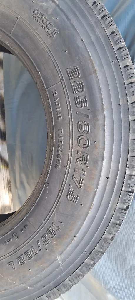 중고 타어어 225/80R17.5 타이어
