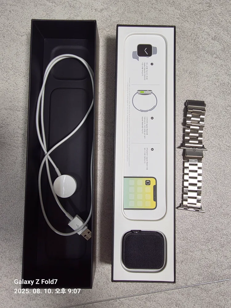 애플워치 5. 블랙 + 메탈 시계줄