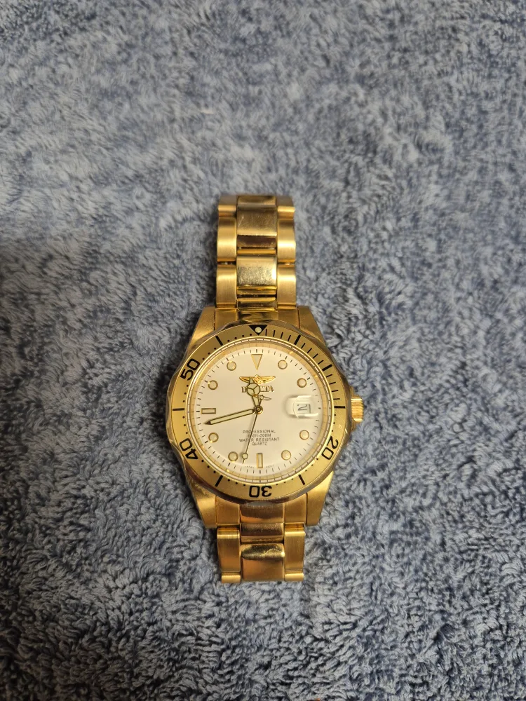 인빅타 금장 시계