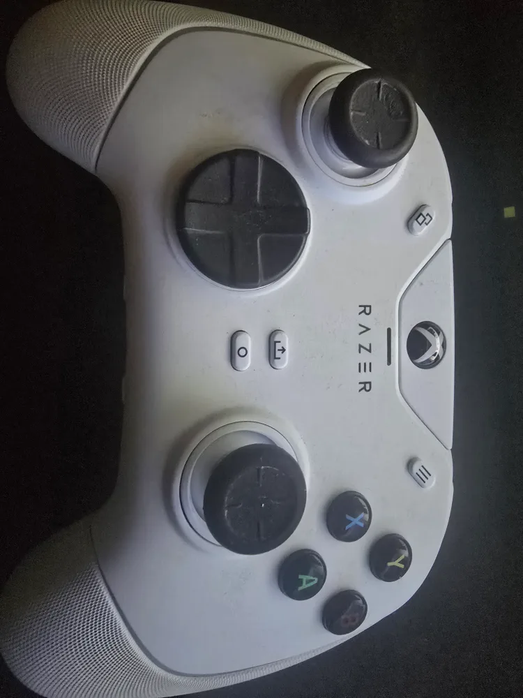 레이저 Wolverine V2 Chroma 화이트 중고 판매합니다