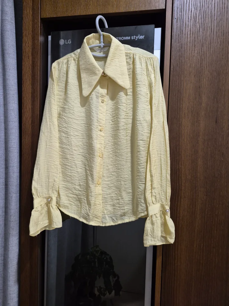 LUVYY 옐로우 블라우스