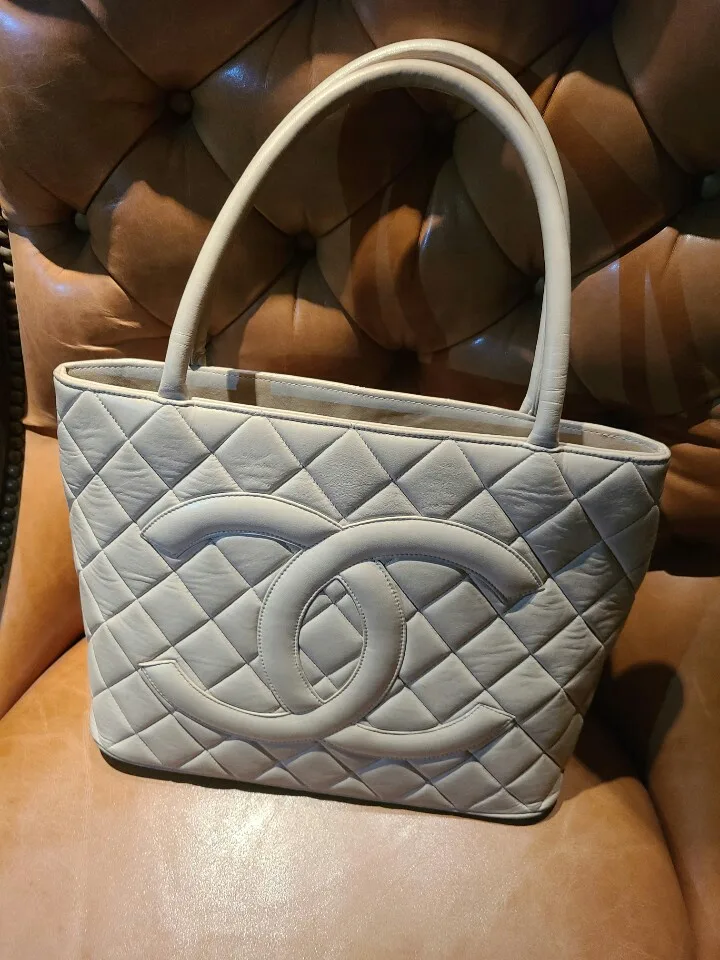 샤넬 코인백 양가죽. 베이지. 정품