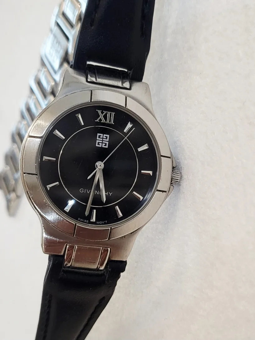 GIVENCHY 여성시계