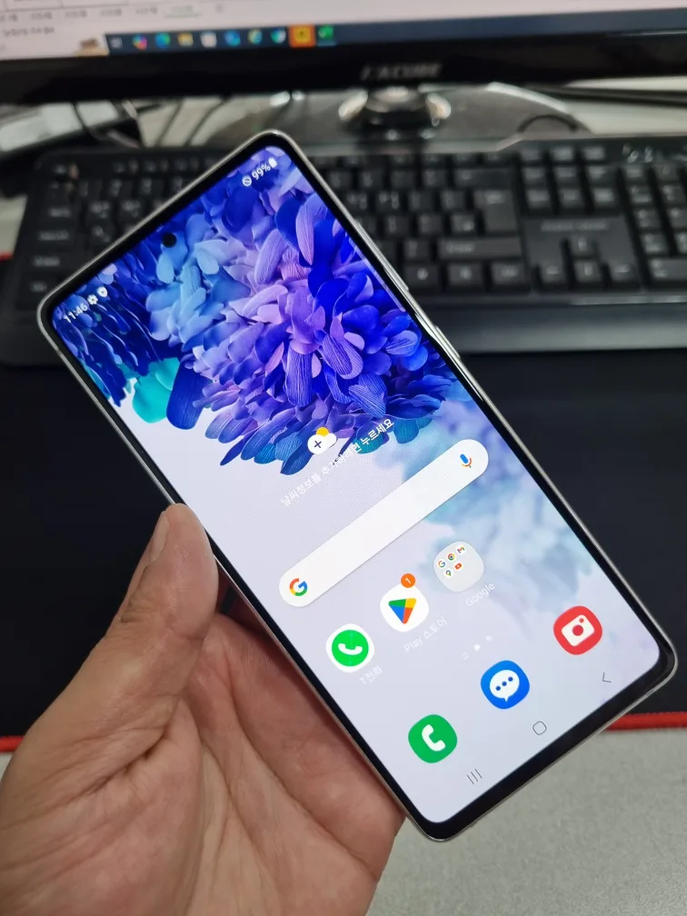 갤럭시 S20 FE 화이트 A급 무잔상 중고폰 싸게팔아요