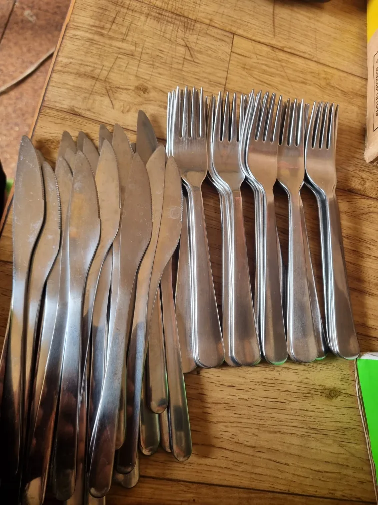 중고 칼/포크 세트.포크21개.칼25개.일괄씨.7000원.얼마사용안햇어요