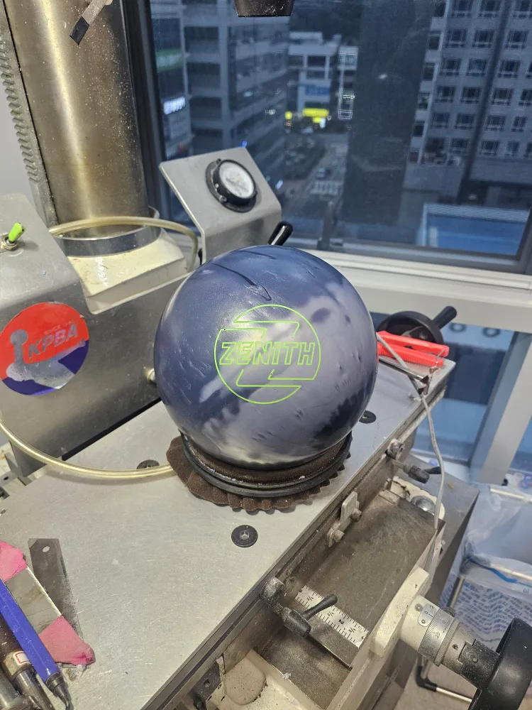 📌중고볼링공 제니스하이브리드 15파운드📌지공포함