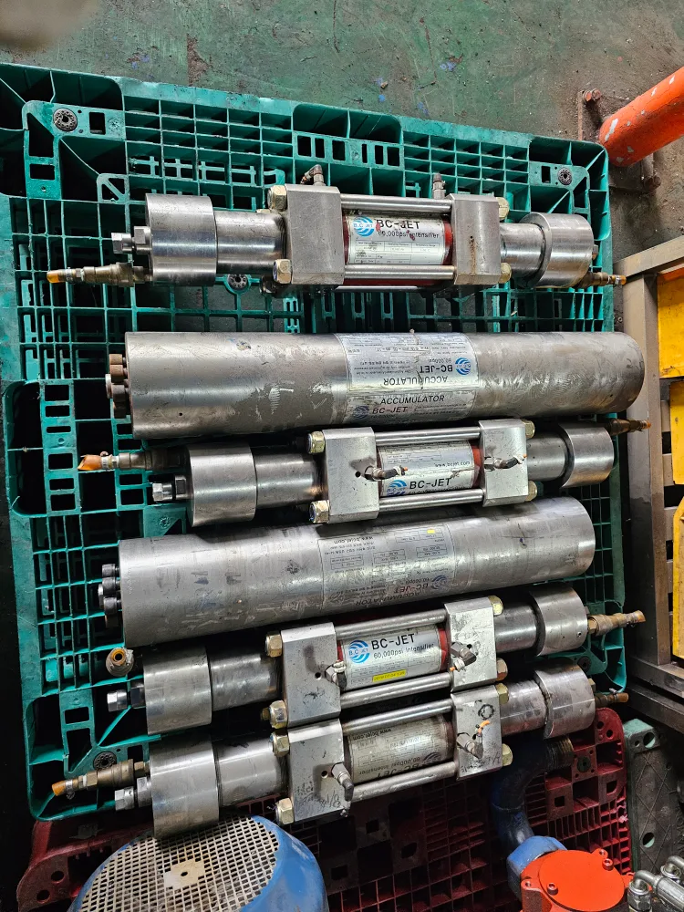 워터젯 기계 중고 부품 (어큐뮬레이터.인텐시파이어)