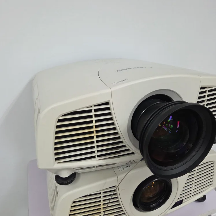 미쓰비시 WD3300U 단초점·일반렌즈 빔프로젝터 고안시 고화질