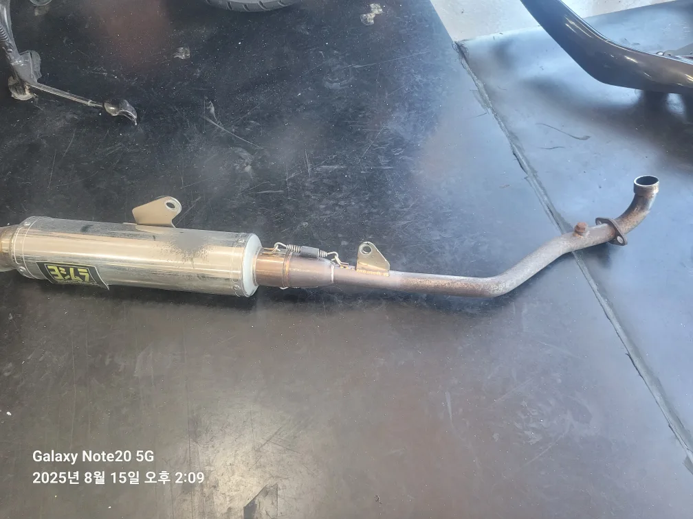 슈퍼커브 중고 머플러 판매합니다