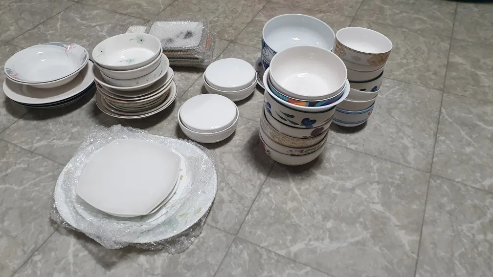 다양한 종류의 중고 식기 세트(새상품포함)