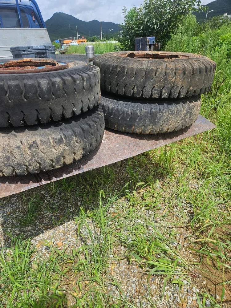 중고 타이어 4개