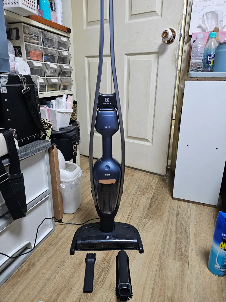 중고 일렉트로룩스 PURE Q9 청소기