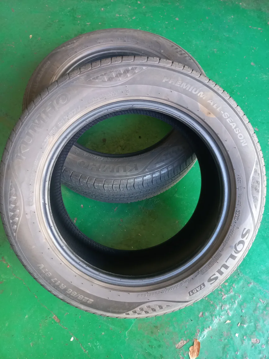 중고 타이어 225  55 17