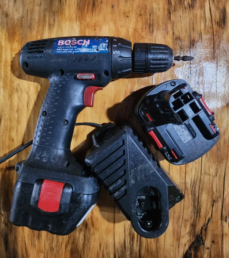보쉬 14.4V 전동 드릴