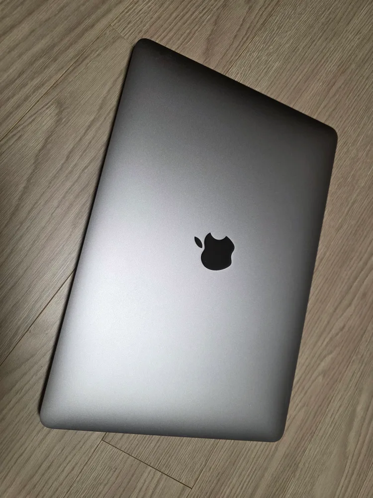 맥북 에어 최저가로 판매 스페이스 Gray