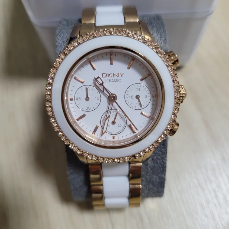 DKNY 세라믹 시계