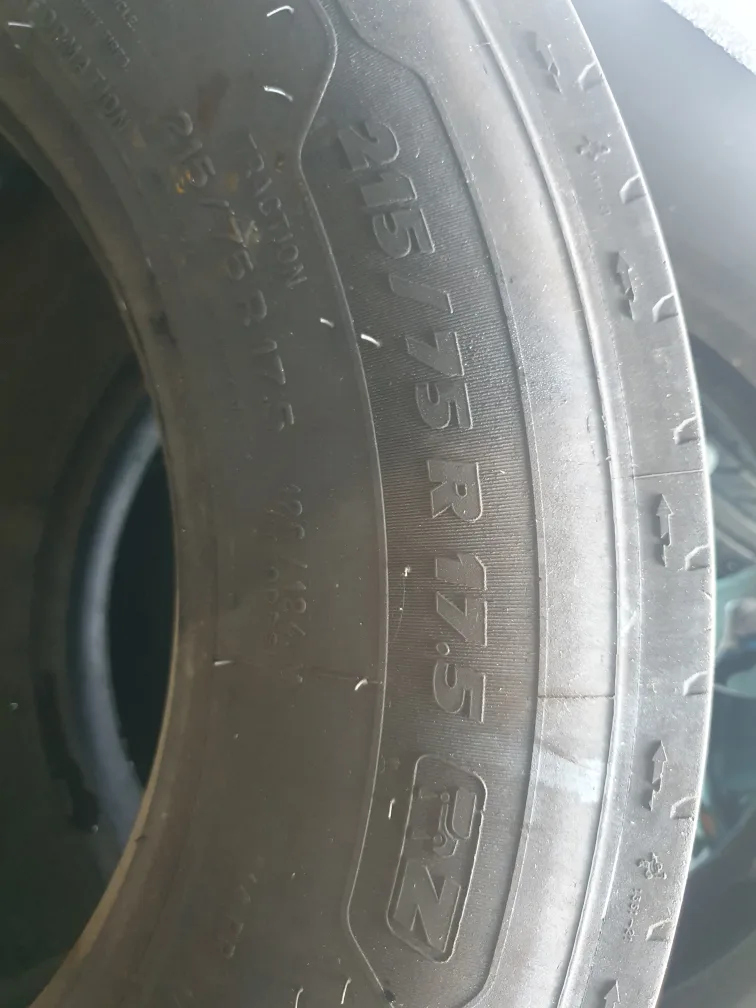 215/75R17.5 중고 타이어/2개