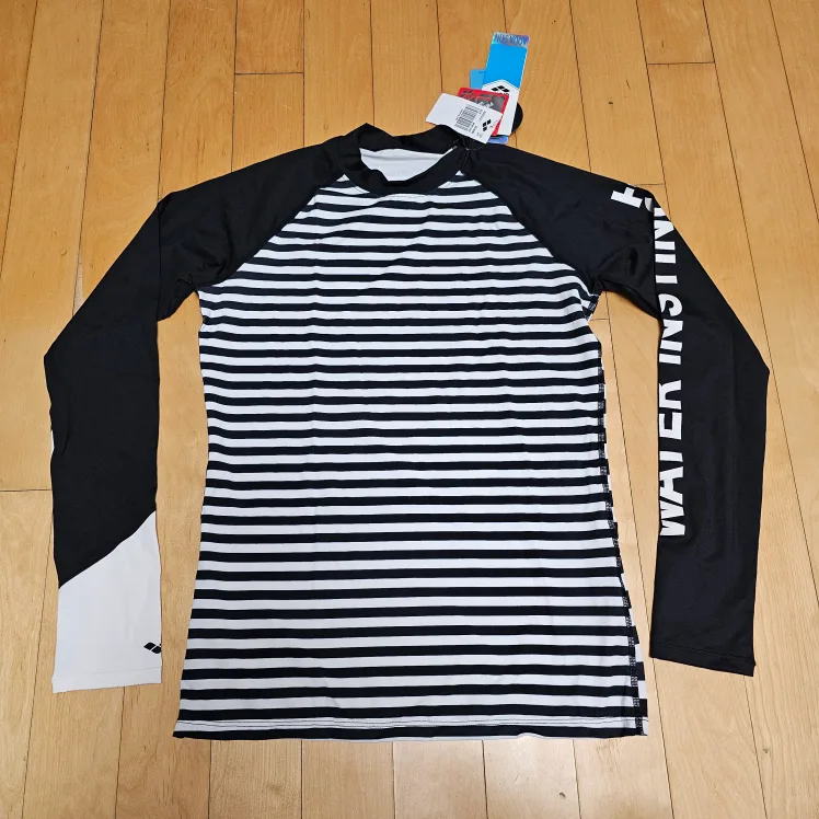 아레나 수영복 레쉬가드 [새상품]