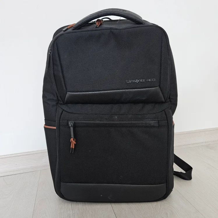 쌤소나이트 RED 백팩 노트북수납가능