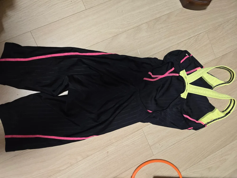 아레나 수영복 75, 80사이즈