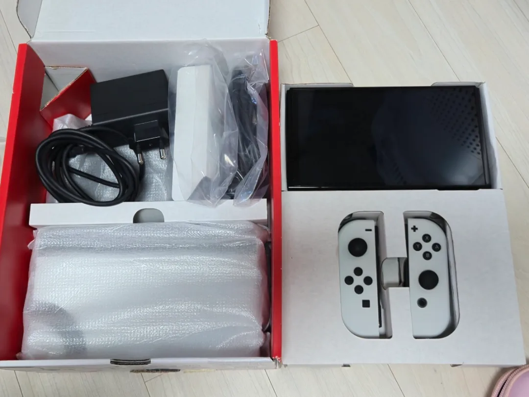 🎮닌텐도 스위치 OLED 화이트 풀박스- 중고  / 게임칩 / 꾸미기 용품🎮