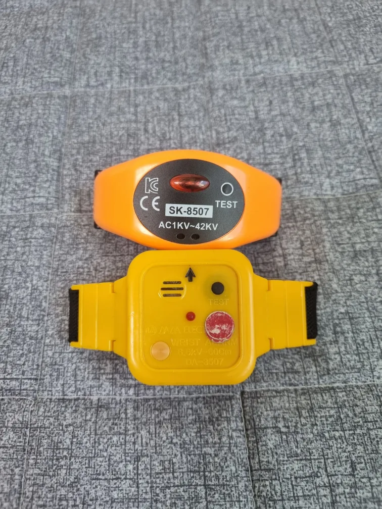 활선경보기 (새상품1개/중고1개)