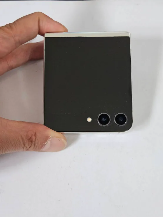 갤럭시 플립5 512GB 크림색 무잔상 상태좋은 공기계 팝니다!