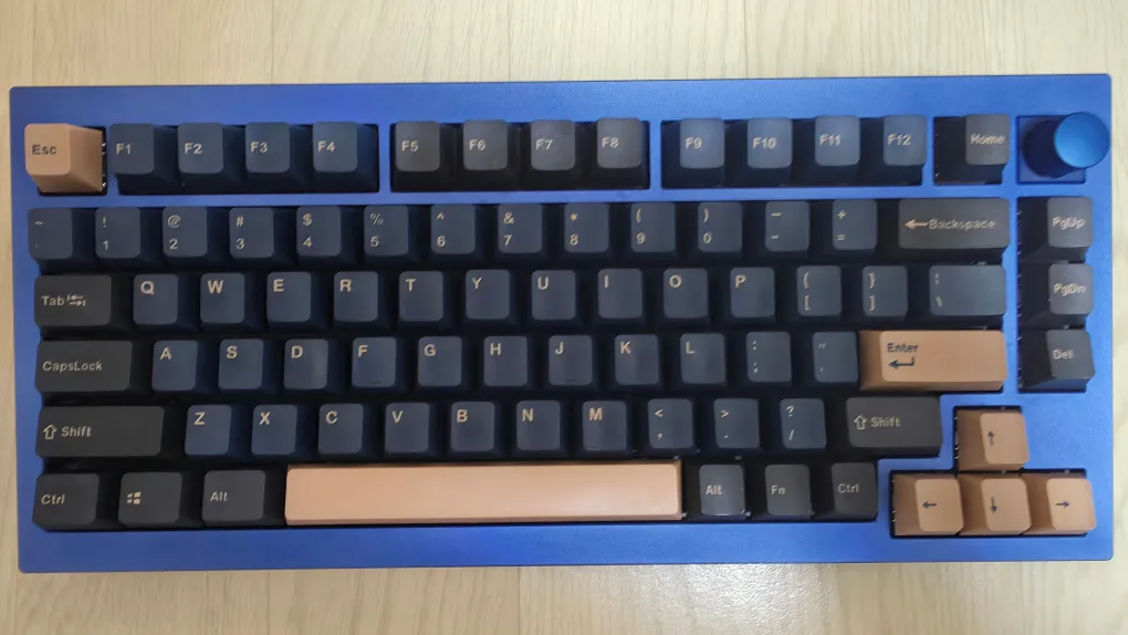 Q1 knob 풀알루미늄 키보드팝니다.