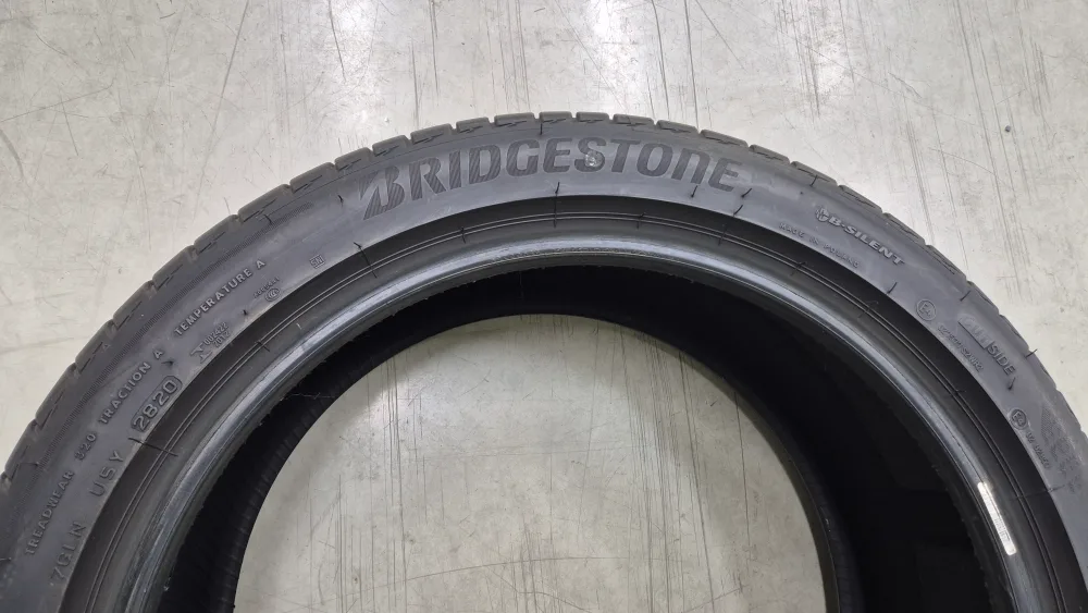 브리지스톤 투란자 245/45R19 타이어