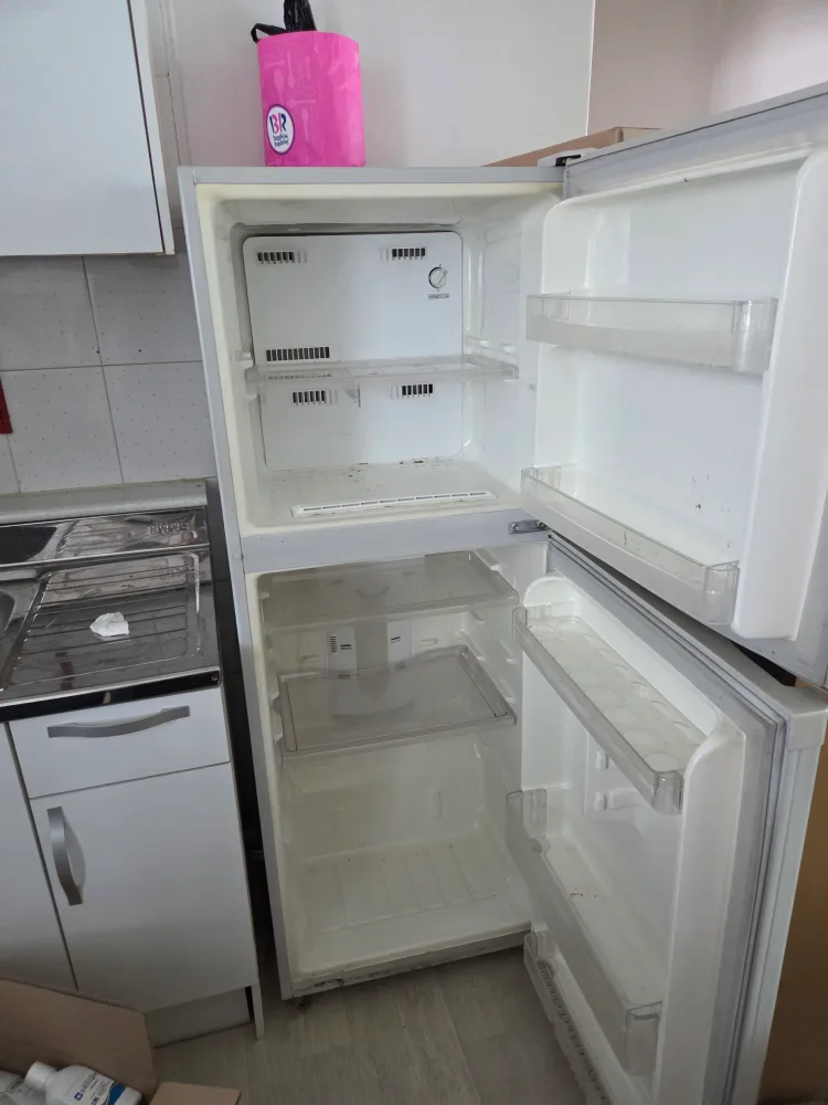 중고 냉장고 나눔합니다.