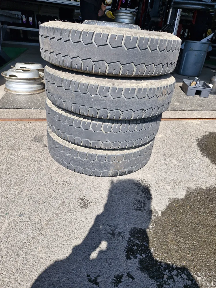 1'2톤 자동차휠,중고타이어6개 앞'뒷